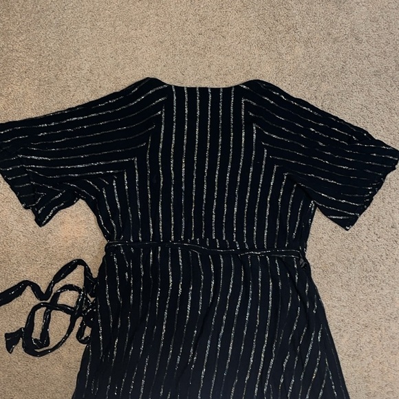 ModCloth Flutter-ly Perfect Gauze Wrap Maxi Dress Black Lurex Metallic 1X‎ - Picture 6 of 10